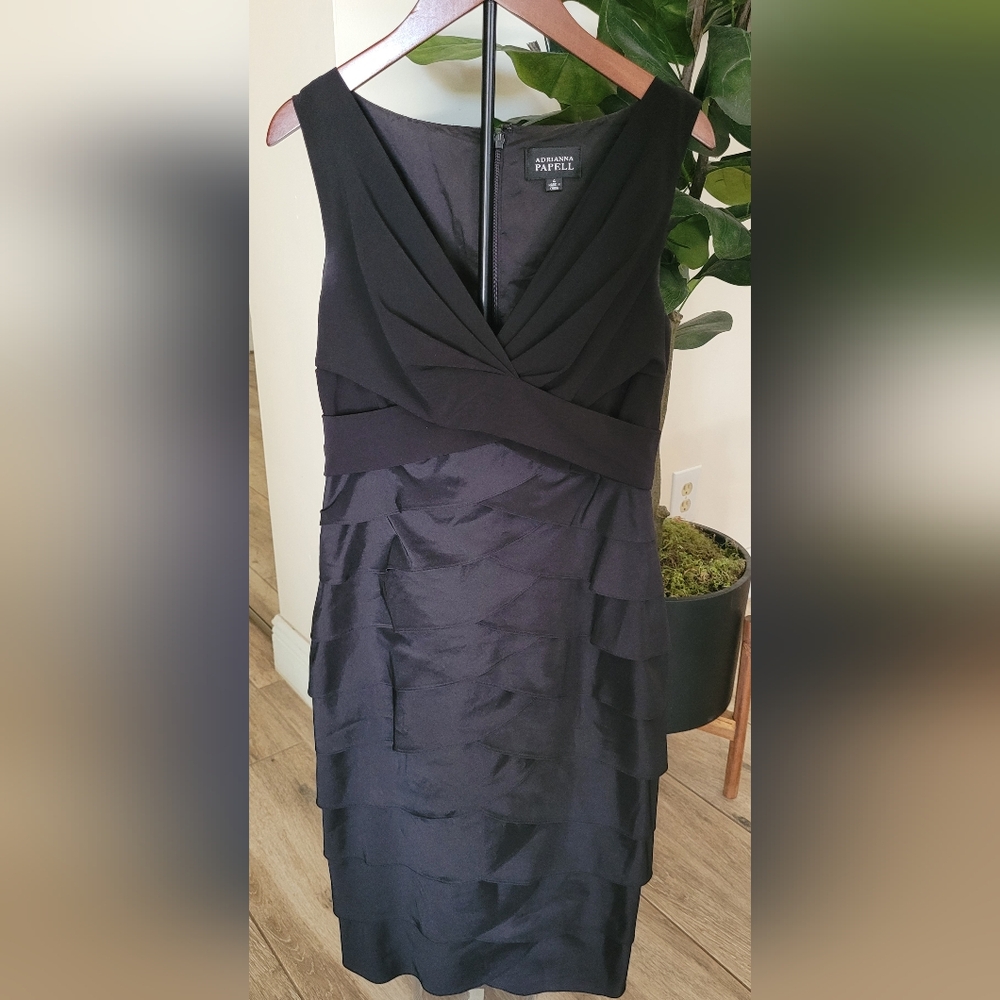 Adrianna Papell Black and Red Sheath Midi Dress Sleeveless V-neck Cocktail